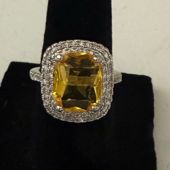 Elegant Yellow and Silver Women's Ring - Picture 2 of 6